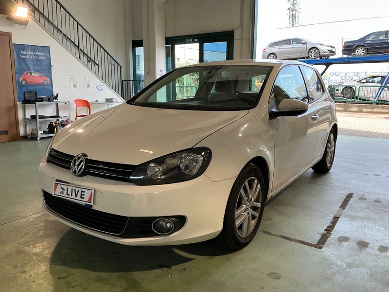 Volkswagen Golf VI 1.6 TDI Highline 2010