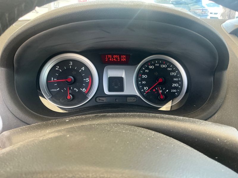 Renault Clio 1.5 dCi Dynamique 2008 – снимка 4