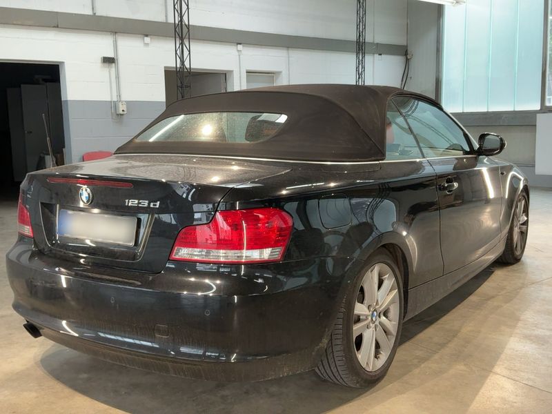 BMW 1er 123d 2011 – снимка 8