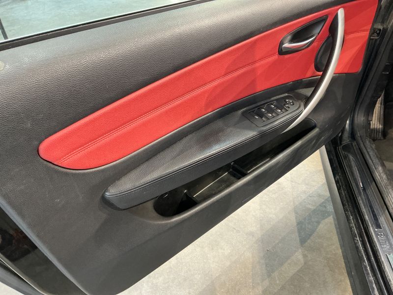 BMW 1er 123d 2011 – снимка 28