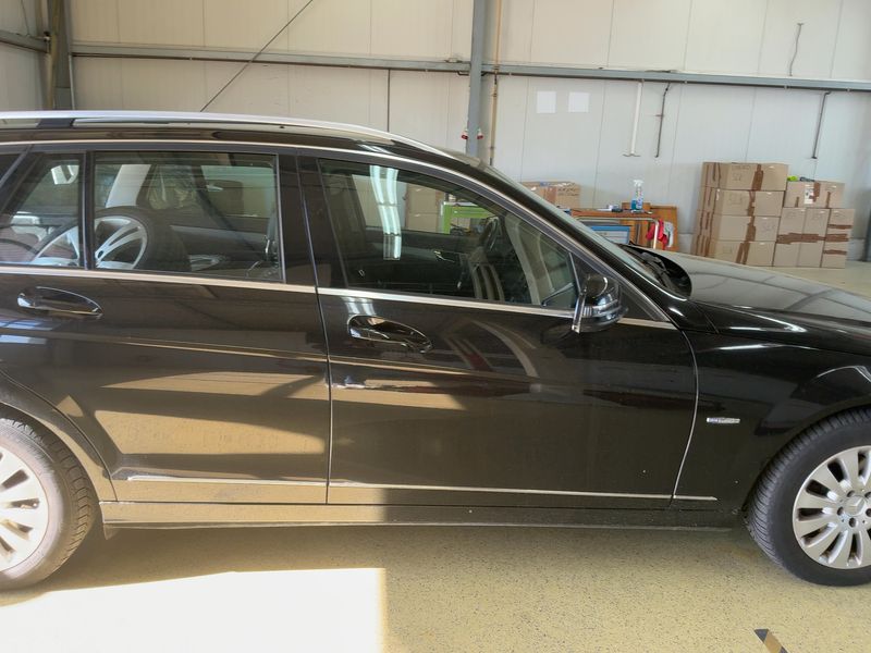 Mercedes-Benz C-Klasse C 220 CDI T BlueEfficiency Avantgarde 2011 – снимка 10