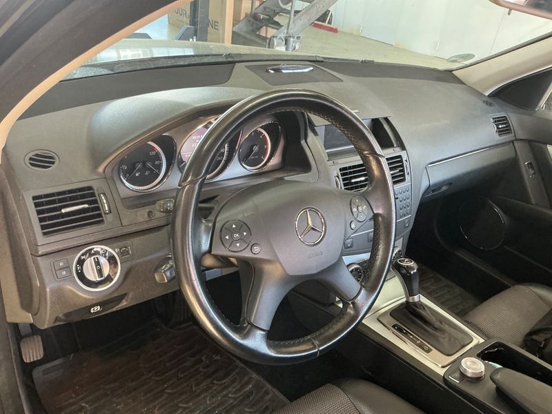Mercedes-Benz C-Klasse C 220 CDI T BlueEfficiency Avantgarde 2011 – снимка 23