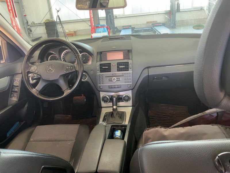 Mercedes-Benz C-Klasse C 220 CDI T BlueEfficiency Avantgarde 2011 – снимка 18
