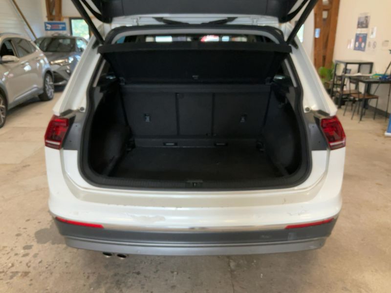 Volkswagen Tiguan 2.0 TDI Carat Exclusive 4Motion BlueMotion Tech 2017 – снимка 15