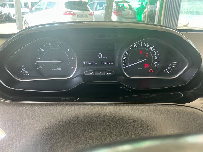 Peugeot 208 1.4 VTi Allure 2012 – снимка 4