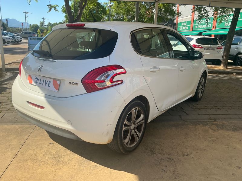 Peugeot 208 1.4 VTi Allure 2012 – снимка 2