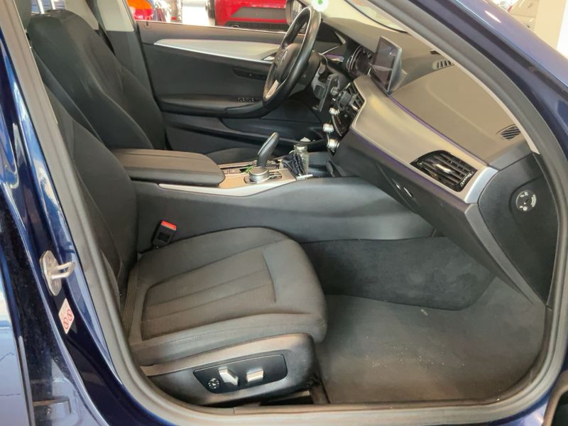 BMW 5er 530d xDrive 2018 – снимка 16