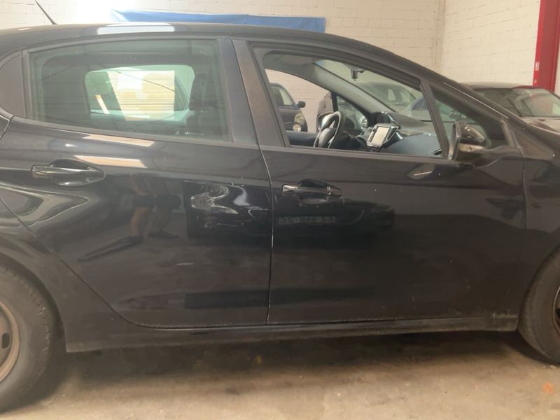 Peugeot 208 1.4 HDi Active 2014 – снимка 10