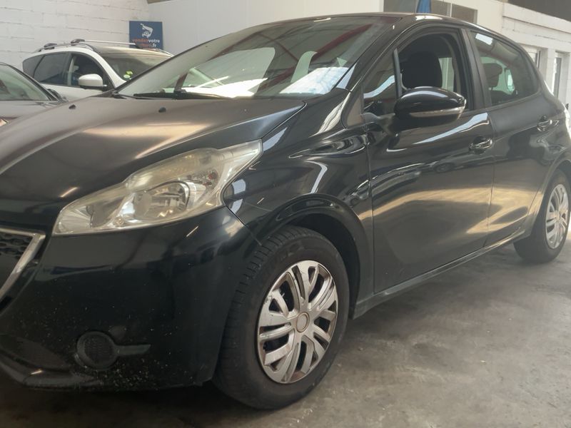 Peugeot 208 1.4 HDi Active 2014 – снимка 2