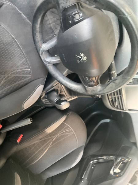 Peugeot 208 1.4 HDi Active 2014 – снимка 25