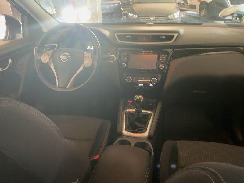 Nissan Qashqai 1.6 dCi N-Connecta 4x4 2017 – снимка 18