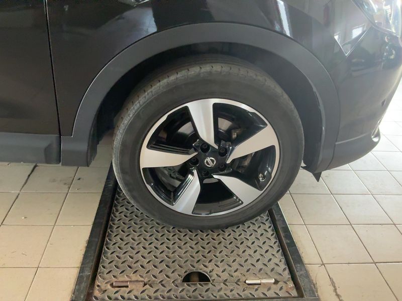 Nissan Qashqai 1.6 dCi N-Connecta 4x4 2017 – снимка 11