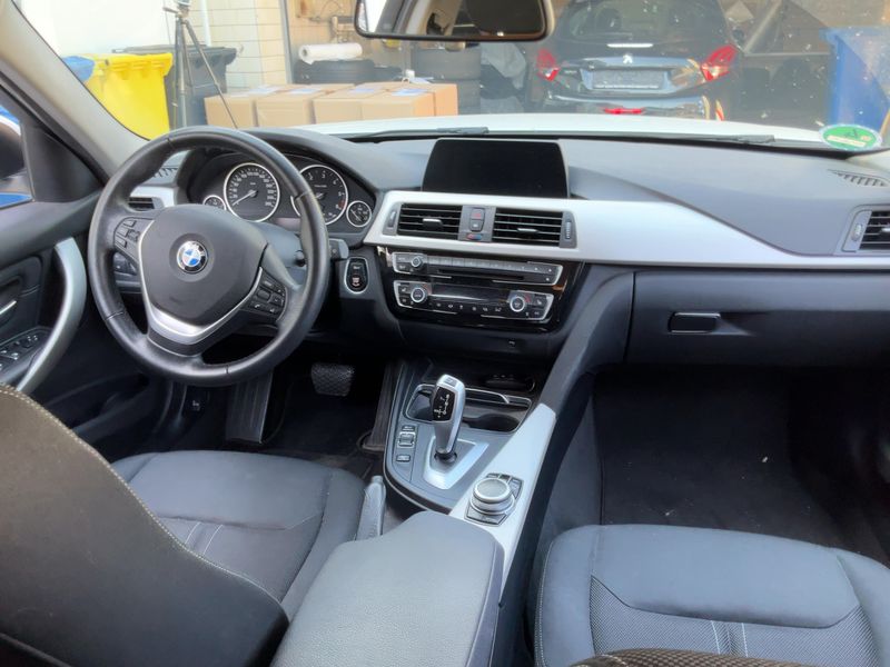 BMW 3er 320d Advantage 2019 – снимка 12