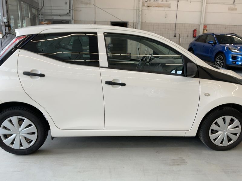 Toyota Aygo 1.0 X 2018 – снимка 10