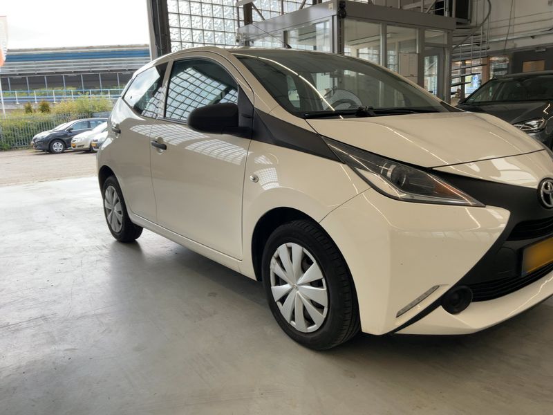 Toyota Aygo 1.0 X 2018 – снимка 12