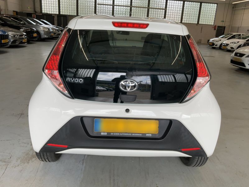 Toyota Aygo 1.0 X 2018 – снимка 7