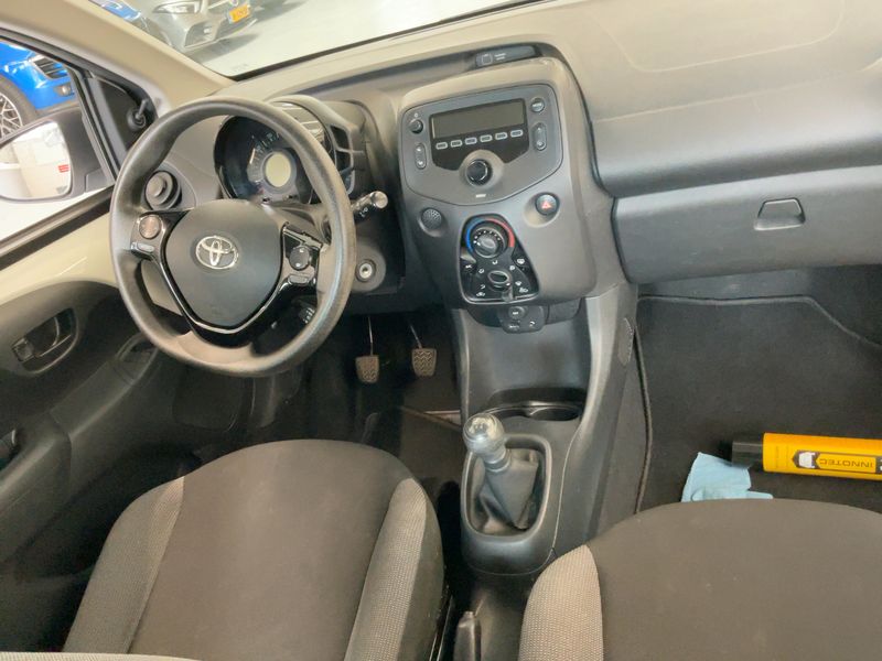 Toyota Aygo 1.0 X 2018 – снимка 17