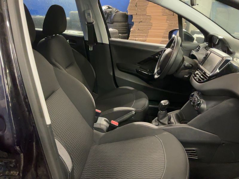Peugeot 208 1.0 VTi Active 2017 – снимка 16