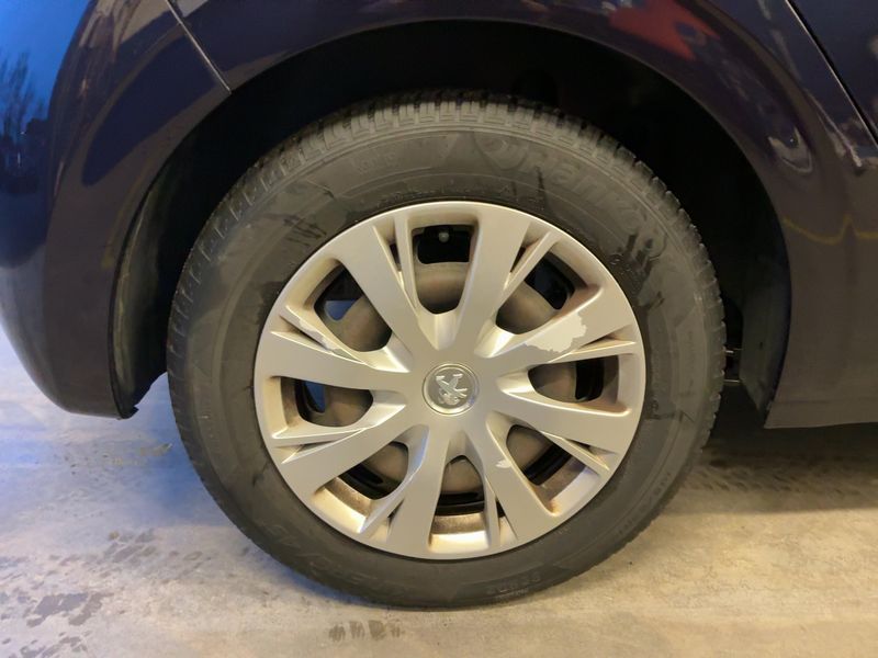 Peugeot 208 1.0 VTi Active 2017 – снимка 9