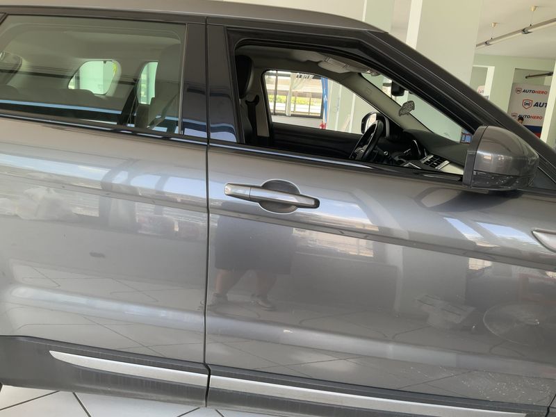 Land Rover Evoque 2.0 Td4 SE 2018 – снимка 10