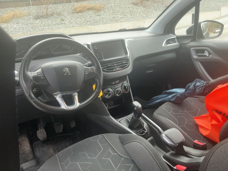 Peugeot 2008 1.2 VTi Active 2016 – снимка 18