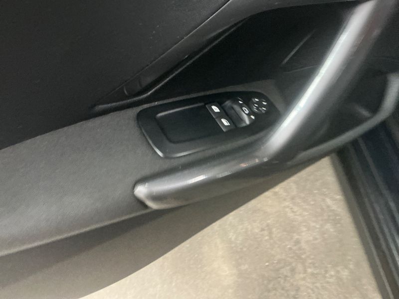 Peugeot 2008 1.2 VTi Active 2016 – снимка 25