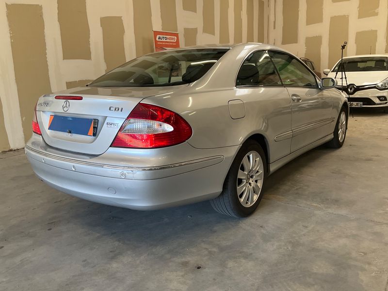 Mercedes-Benz CLK-Klasse CLK 220 CDI Elegance 2005 – снимка 2