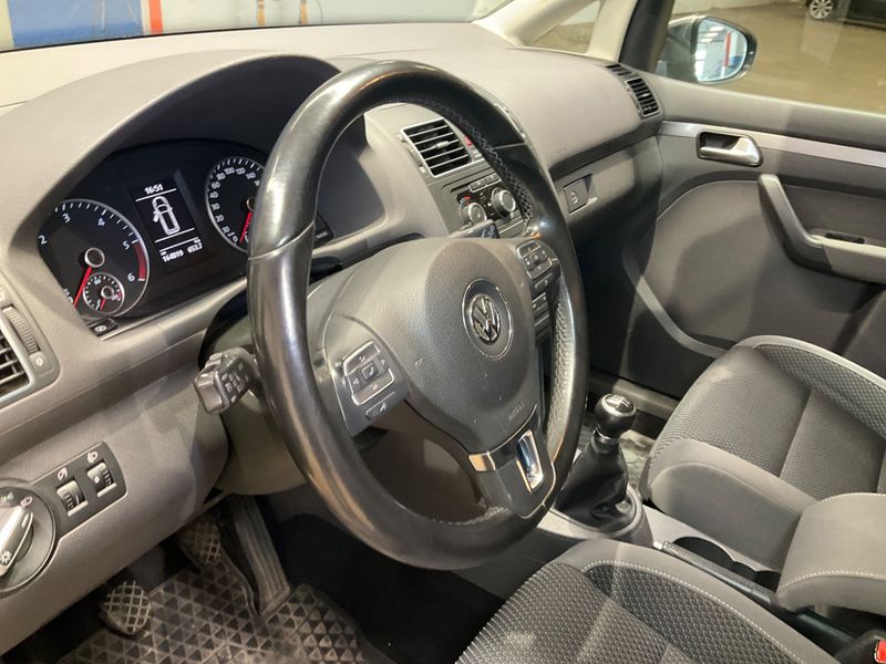 Volkswagen Touran 1.6 TDI Comfortline 2011 – снимка 30