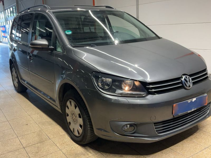 Volkswagen Touran 1.6 TDI Comfortline 2011 – снимка 12