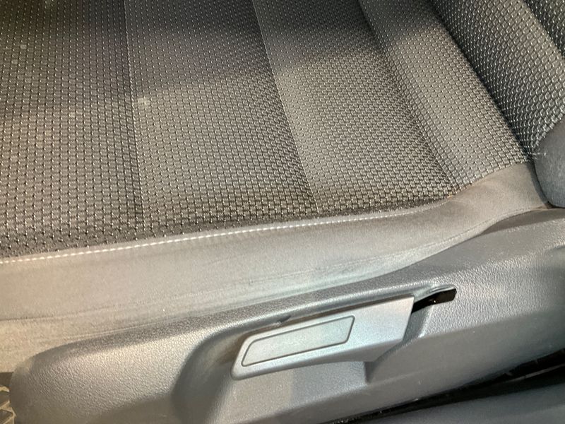 Volkswagen Touran 1.6 TDI Comfortline 2011 – снимка 37