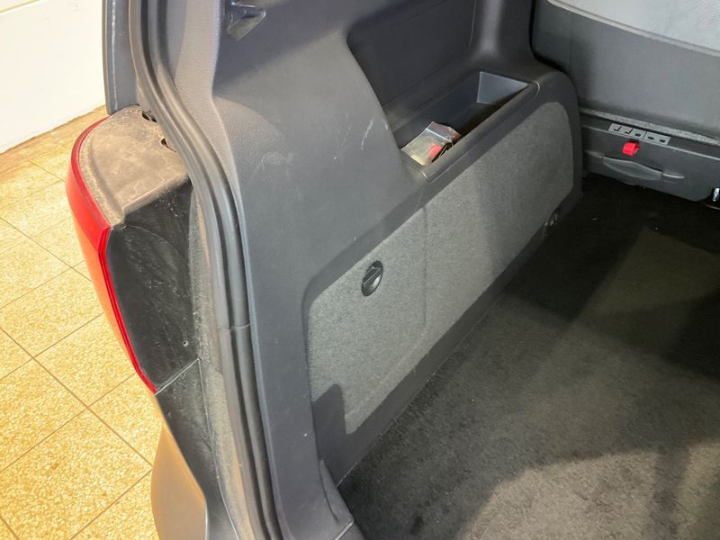 Volkswagen Touran 1.6 TDI Comfortline 2011 – снимка 29