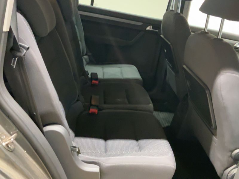 Volkswagen Touran 1.6 TDI Comfortline 2011 – снимка 19