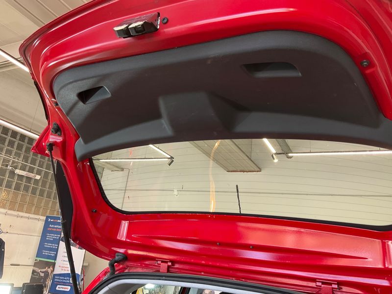 Opel Corsa 1.4 Edition ecoFlex 2018 – снимка 36