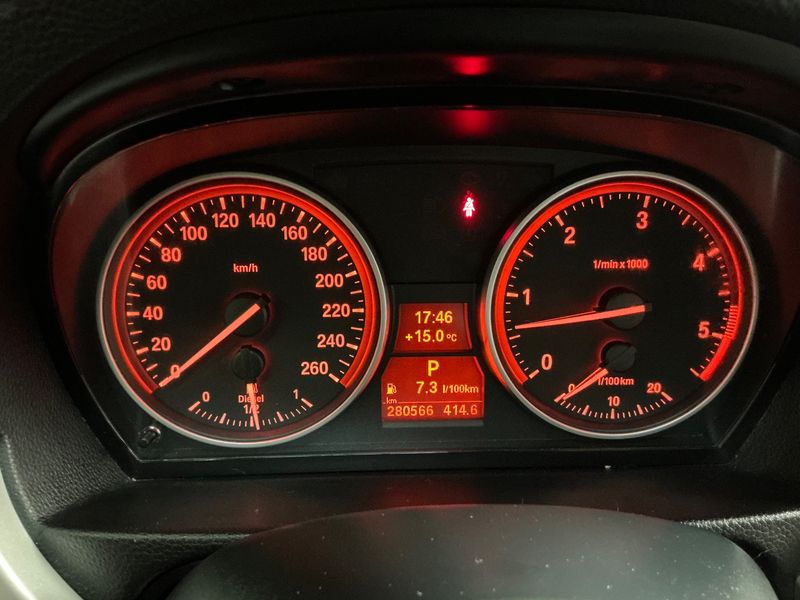BMW 3er 330d xDrive Sport Design 2011 – снимка 13