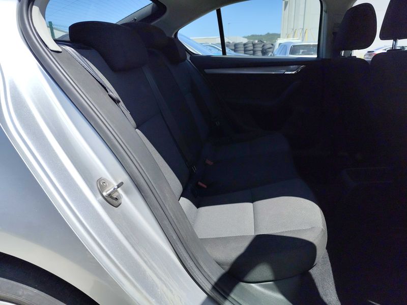 Skoda Octavia 1.6 TDI Active 2016 – снимка 13