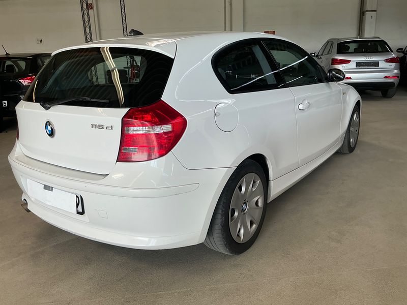 BMW 1er 116d 2009 – снимка 2