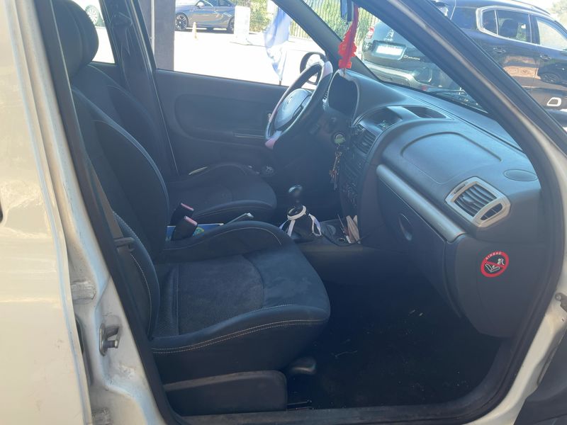 Renault Clio 1.2 Authentique 2012 – снимка 16