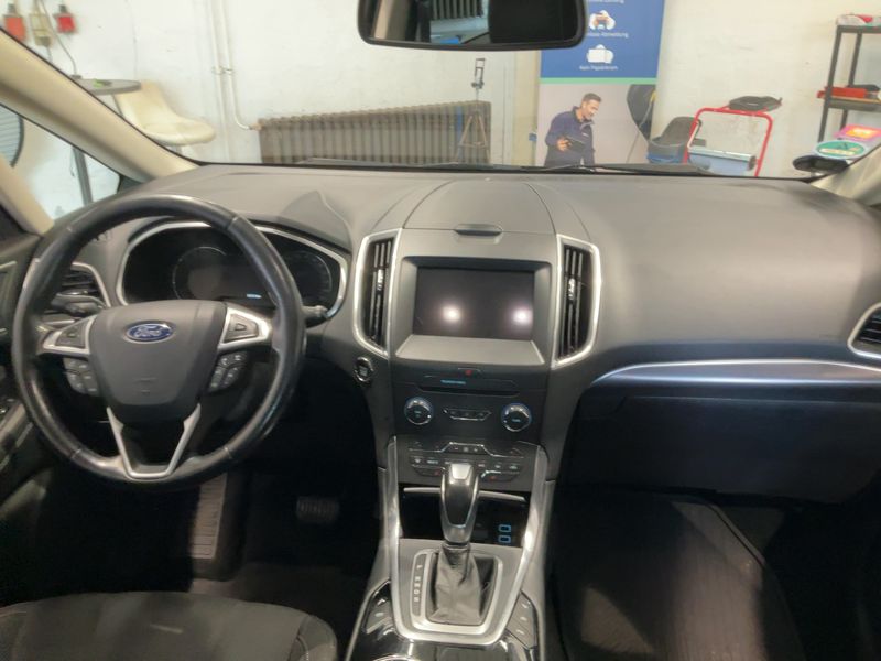 Ford S-Max 2.0 TDCi Bi-Turbo Titanium 2017 – снимка 18