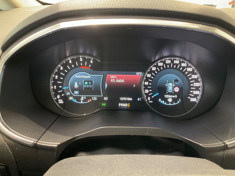 Ford S-Max 2.0 TDCi Bi-Turbo Titanium 2017 – снимка 19