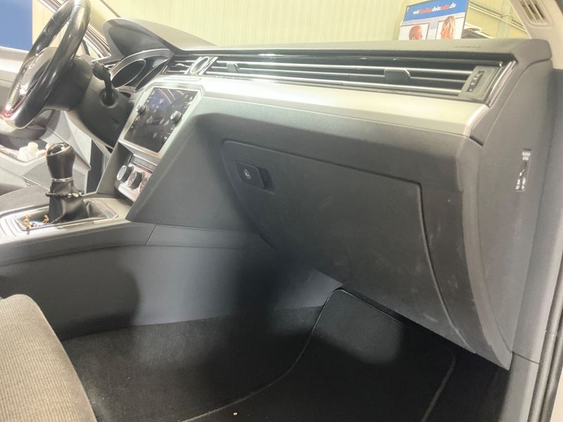 Volkswagen Passat 2.0 TDI Comfortline BlueMotion Tech 2019 – снимка 23