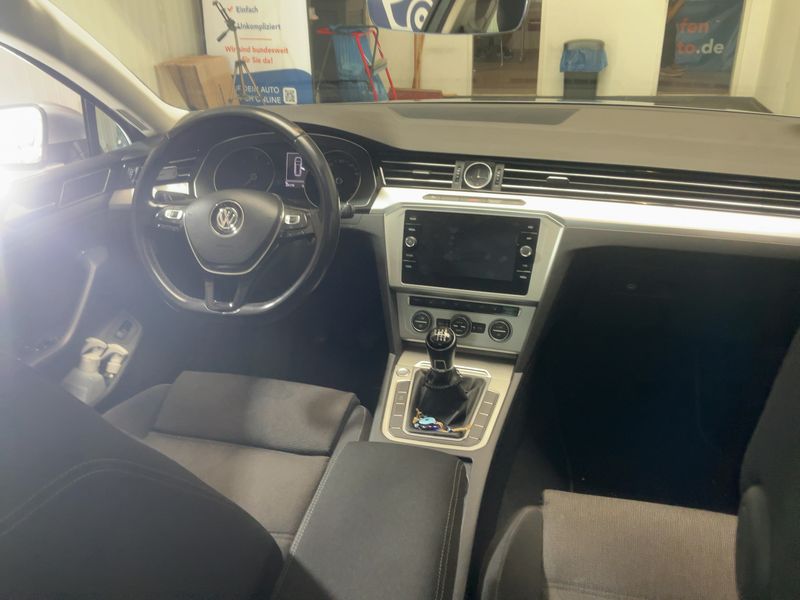 Volkswagen Passat 2.0 TDI Comfortline BlueMotion Tech 2019 – снимка 18