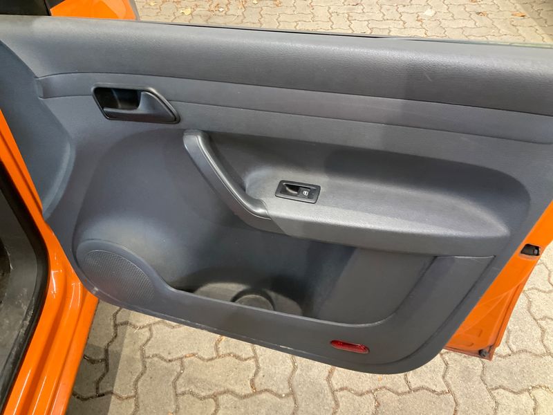 Volkswagen Caddy 1.6 TDI Kasten 2011 – снимка 25