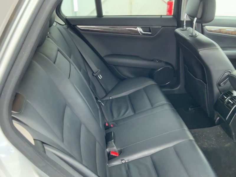 Mercedes-Benz C-Klasse C 350 CDI T BlueEfficiency Avantgarde 2011 – снимка 20