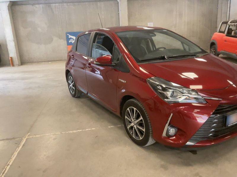 Toyota Yaris 1.5 Hybrid 20ème anniversaire 2020 – снимка 12