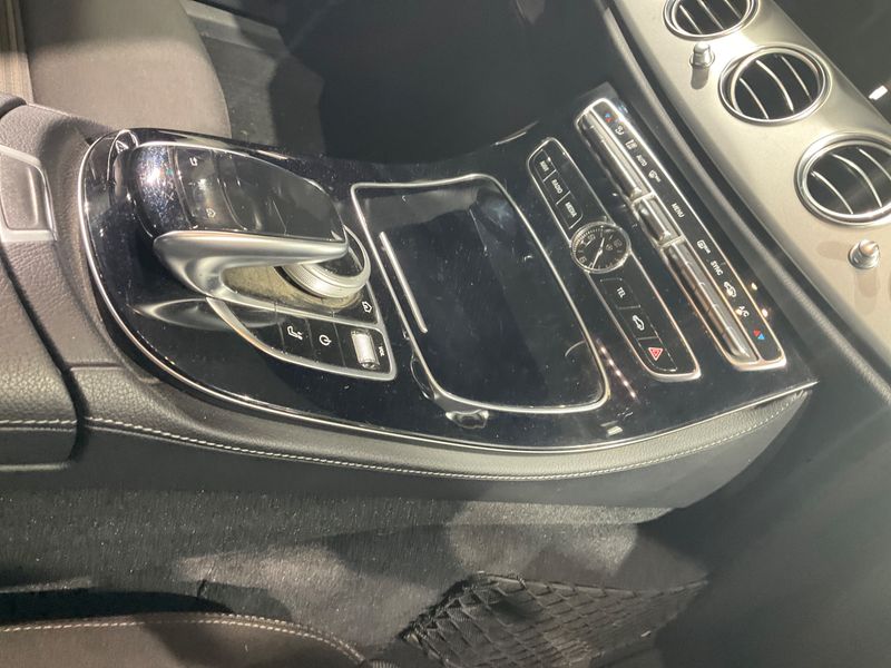 Mercedes-Benz E-Klasse E 220 d T 4Matic 2019 – снимка 22