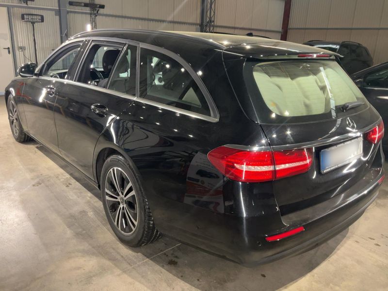 Mercedes-Benz E-Klasse E 220 d T 4Matic 2019 – снимка 6