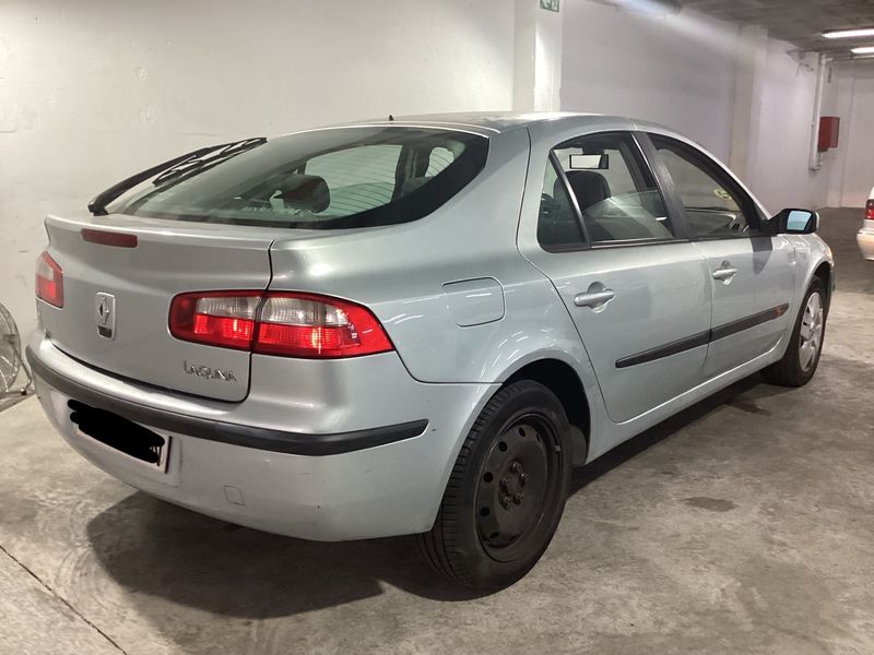 Renault Laguna 2.0 Authentique 2002 – снимка 2