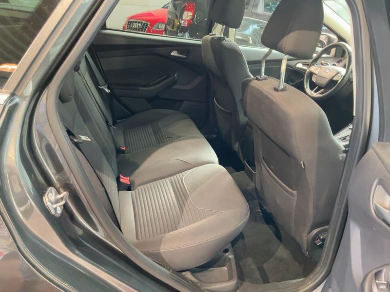Ford Focus 1.5 EcoBoost Titanium 2015 – снимка 19