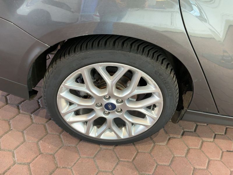 Ford Focus 1.5 EcoBoost Titanium 2015 – снимка 9