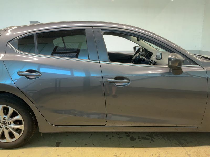 Mazda 3 2.0 Center-Line 2014 – снимка 10